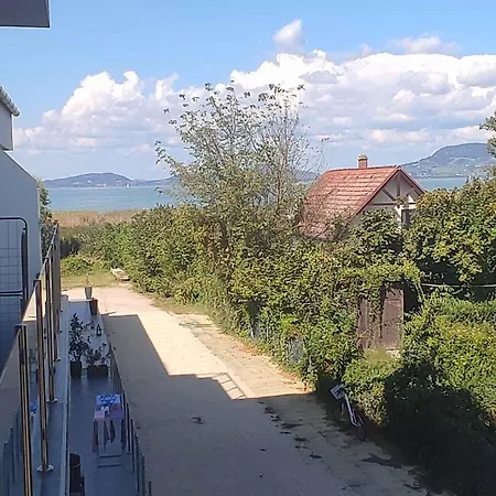In 45808 * Балатонфеньвеш