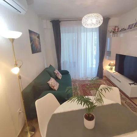 In 45808 Апартаменты *